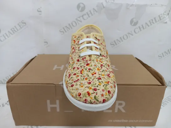 BOXED PAIR OF HOTTER MARLEY YELLOW FLORAL SHOES - UK 6