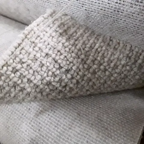 ROLL OF QUALITY CARPET APPROXIMATELY 4M
