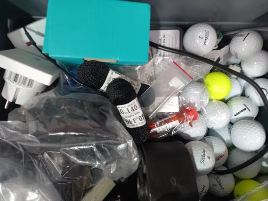 LOT OF APPROXIMATELY 15 ASSORTED HOUSEHOLD ITEMS TO INCLUDE CAN OPENER, SELF-ADHESIVE ADDRESS LABELS, TITLEIST GOLF BALLS, ETC