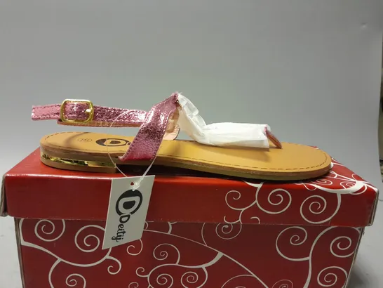 BOXED PAIR DEITY SANDLES IN PINK SIZE 36