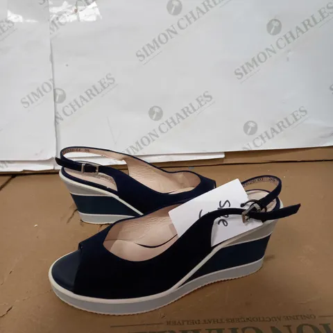 PETER KAISER BLUE PATTERNED WEDGES SIZE 3