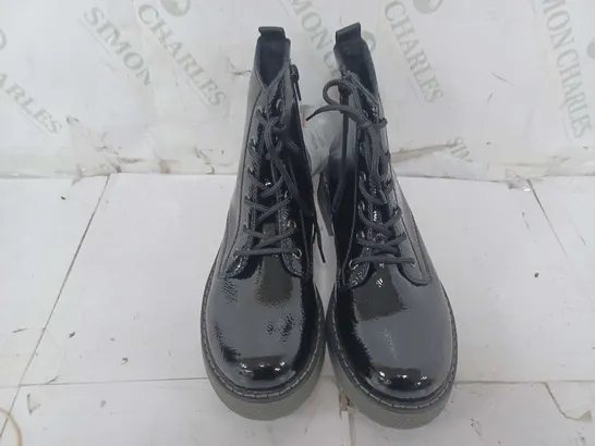 REIKER BLACK LACE UP BOOT - SIZE 39