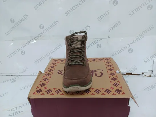 BOXED SKECHERS BROWN SYNERGY WARM TECH BOOTS- SIZE 6.5