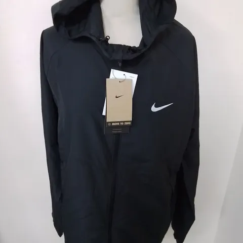 NIKE BLACK PACKABLE ZIP THROUGH RAIN JACKET - M