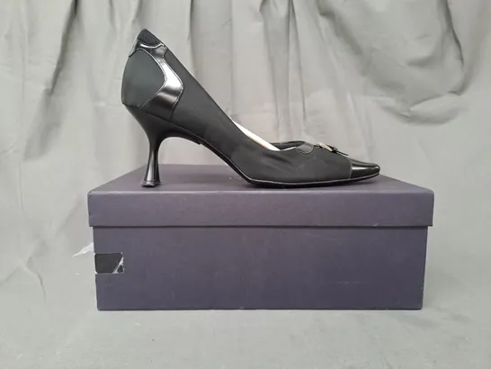 BOXED PAIR OF PRADA POINTED TOE HEELED SHOES IN BLACK EU SIZE 38.5