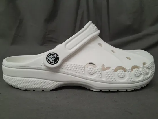 PAIR OF CROCS BAYA CLOGS IN WHITE UK SIZE M5/W6