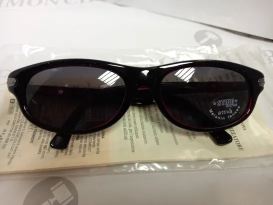 APPROXIMATELY 9 DIERRE STING SUNGLASSES - BOXED