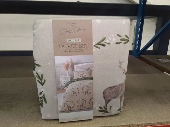 BOX CONTAINING 6 DOUBLE DUVET COVERS