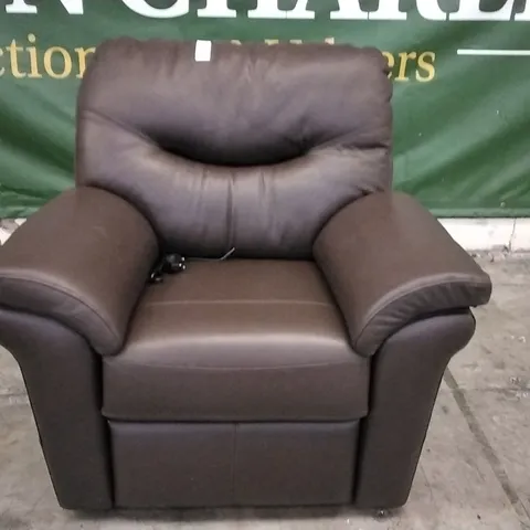 QUALITY BRITISH DESIGNER G PLAN MANUFACTURED WASHINGTON 18 MANUAL RECLINER CHAIR - CAPRI CHOCOLATE LEATHER