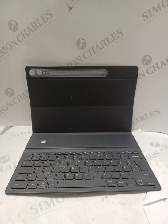 SAMSUNG BOOK COVER KEYBOARD SLIM