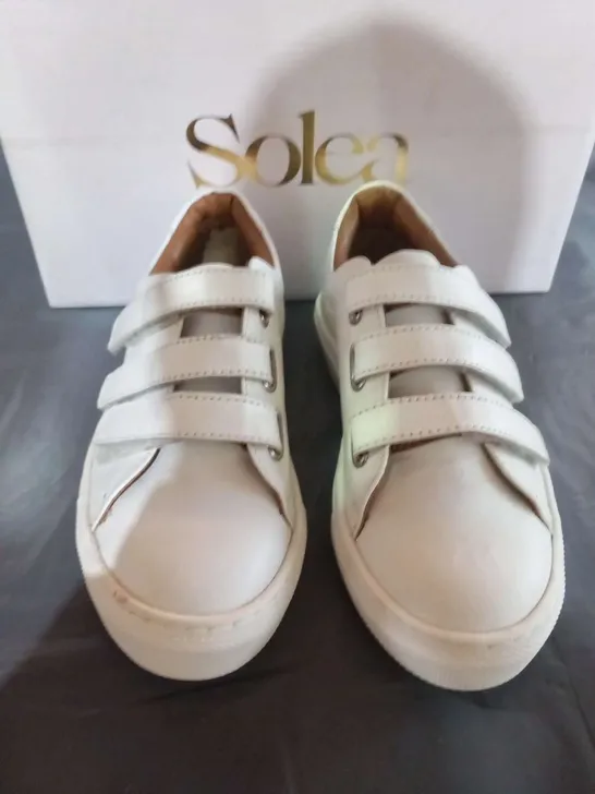 BOXED SOLEA MARGOT WHITE LEATHER SNEAKERS SIZE 3