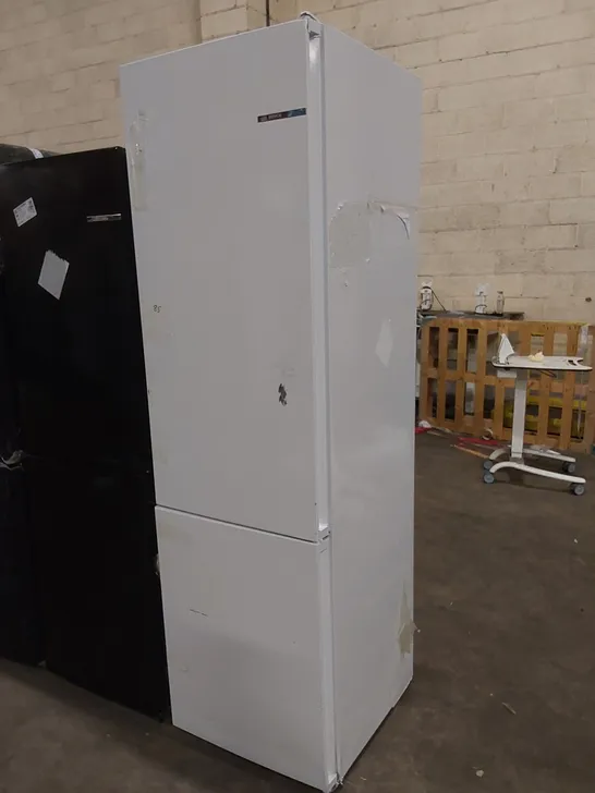 BOSCH KGN392WDFG SERIE 4 FREESTANDING FRIDGE FREEZER WHITE - UNPROCESSED RAW RETURN