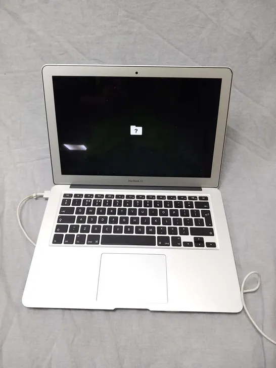 APPLE MAC BOOK AIR 7 2/A1466