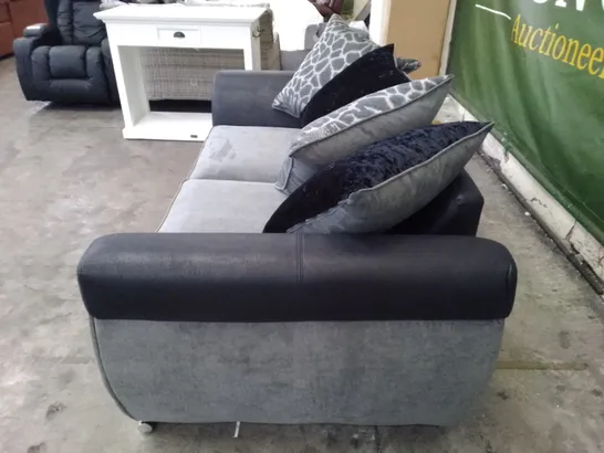 QUALITY DESIGNER 2 SEATER SOFA - GREY FABRIC/BLACK LEATHER