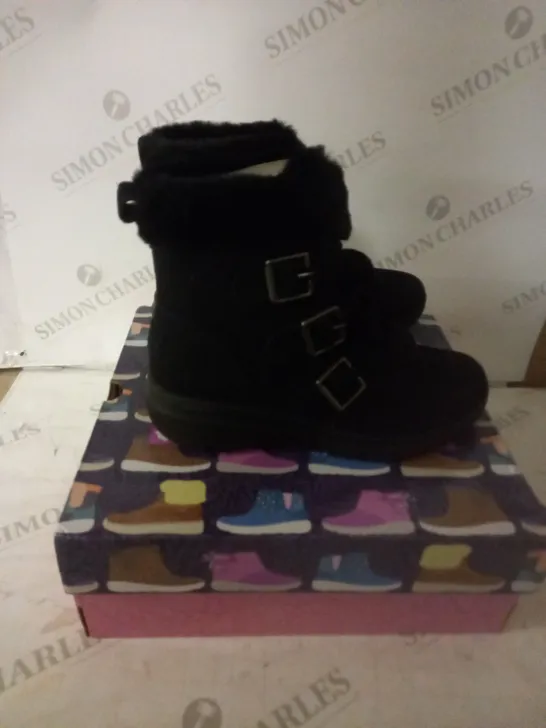 SKETHERS GLACIAL BOOT BLACK SIZE 4