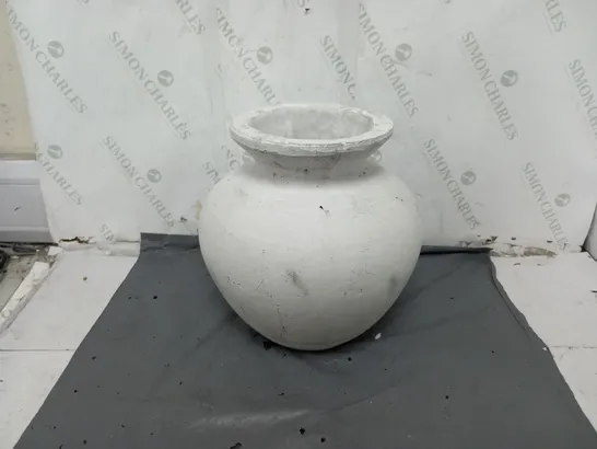 BOXED DARCY ANTIQUE WHITE VASE 