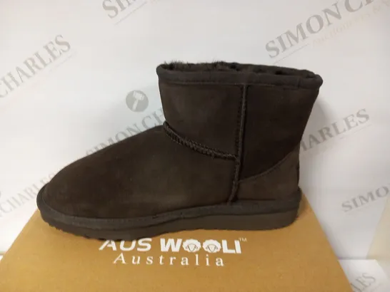 BOXED AUS WOOLI AUSTRAILIA BONDI CHOCOLATE SIZE 5