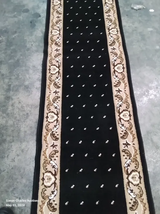 ALSAFI TUFTED BLACK AND CREAM RUG 450X60CM 