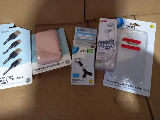 LOT OF 6 ITEMS INCLUDING USB CABLE, POWER BANK, HEADPHONES