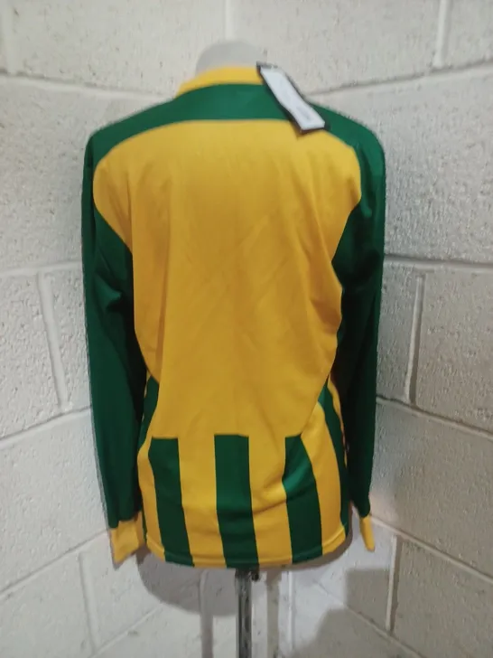 APPROXIMATELY 5 ASSORTED ERREA FOOTBALL TOP IN VARIOUS COLOURS AND SIZES 