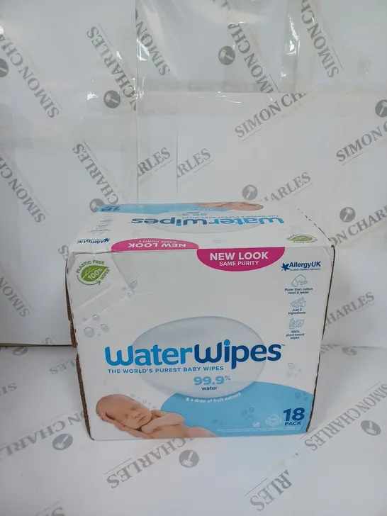 BOX OF 18 WATER WIPES 