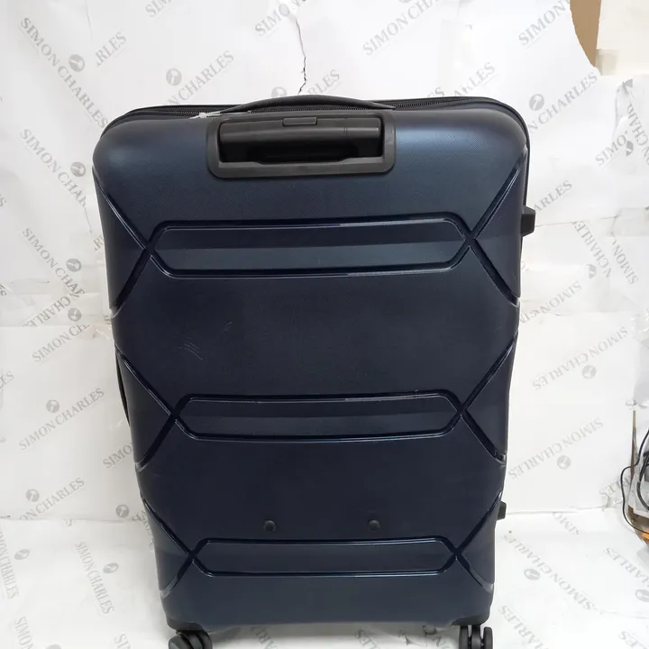 3 PIECE LUGGAGE SET & VANITY CASE IN NAVY 4512417Simon Charles Auctioneers