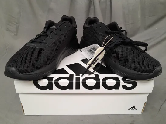 BOXED PAIR OF ADIDAS CLOUDFOAM COMFY SHOES IN BLACK UK SIZE 10.5