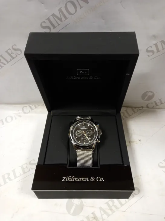 MEN’S ZIHLMANN & CO CHRONOGRAPH WATCH – MODEL ZC70 – BLACK COLOUR CASE – BLACK DIAL WITH SUB DIALS – 3ATM WATER RESISTANT – STAINLESS STEEL STRAP