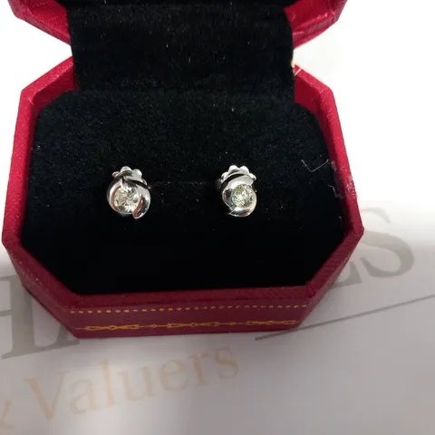 DESIGNER 18CT WHITE GOLD STUD EARRINGS 