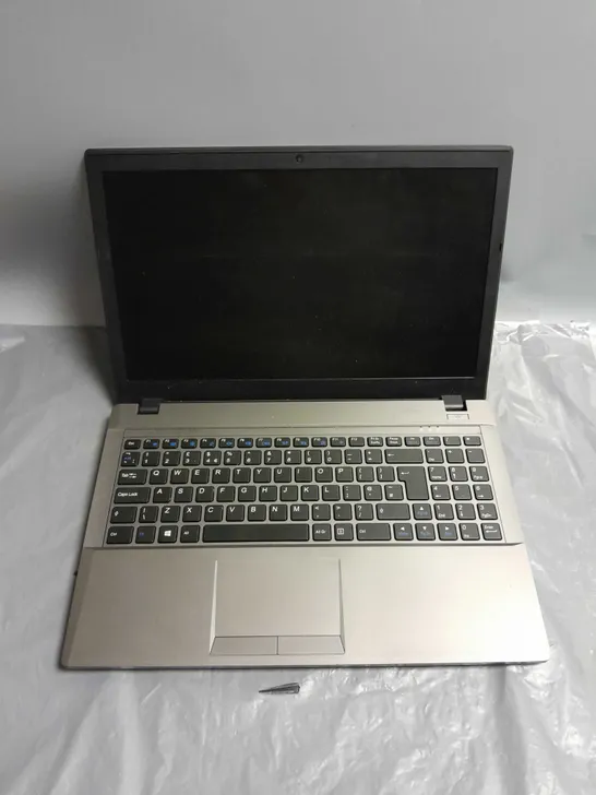 ERGO NOTEBOOK W655SZ IN SILVER