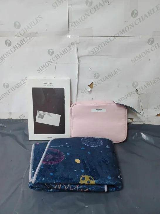 APPROXIMATELY 20 HOUSEHOLD ITEMS TO INCLUDE SAMSUNG TABLET COVER, COSMETICS BAG AND A RUG