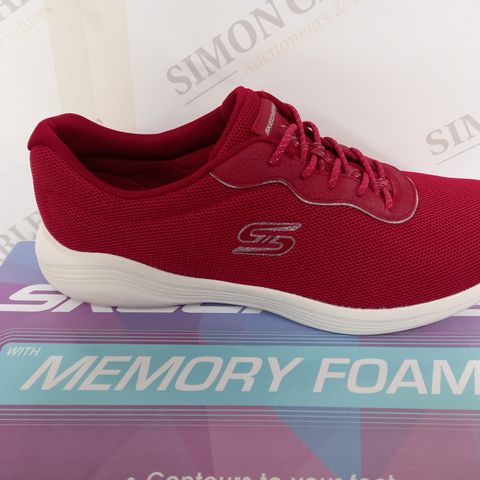 BOXED PAIR OF SKECHERS RUNNING SHOES - RED/WHITE SIZE 7
