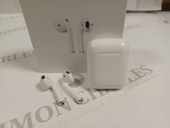 BOXED APPLE AIRPODS