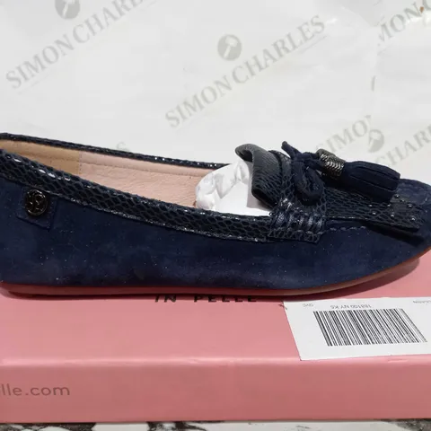 MODA ETHELIA NAVY SUEDE SHOES SIZE 5