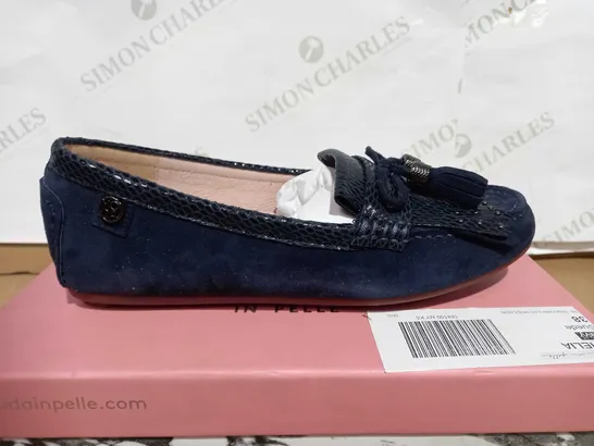 MODA ETHELIA NAVY SUEDE SHOES SIZE 5