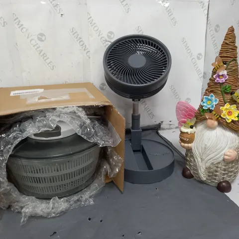 APPROXIMATELY 9 ASSORTED ITEMS TO INCLUDE GNOME WITH WINGS ORNAMENT, PORATBLE FOLD OUT FAN, COOKWARE SET, ETC - COLLECTION ONLY