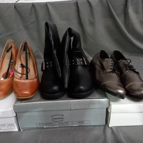 APPROXIMATELY 10 BOXED PAIRS OF ASSORTED SHOES IN VARIOUS STYLES AND SIZES