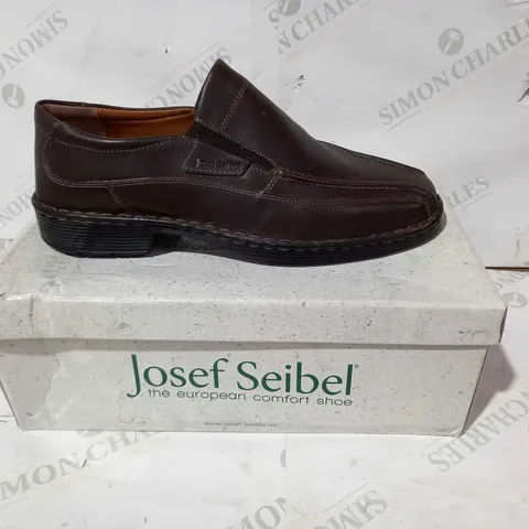 BOXED PAIR OF JOSEF SEIBEL DAKOTA LEATHER SLIP-ON SHPES IN BROWN EU SIZE 46