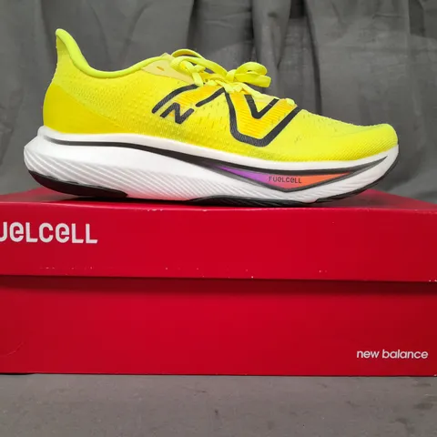 BOXED PAIR OF NEW BALANCE FUELCELL REBEL V3 RUNNING SHOES IN YELLOW UK SIZE 7