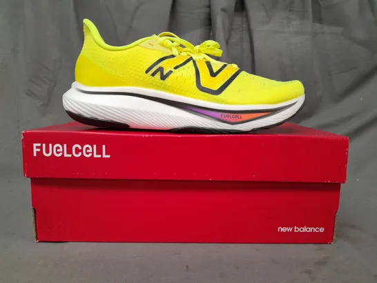 BOXED PAIR OF NEW BALANCE FUELCELL REBEL V3 RUNNING SHOES IN YELLOW UK SIZE 7