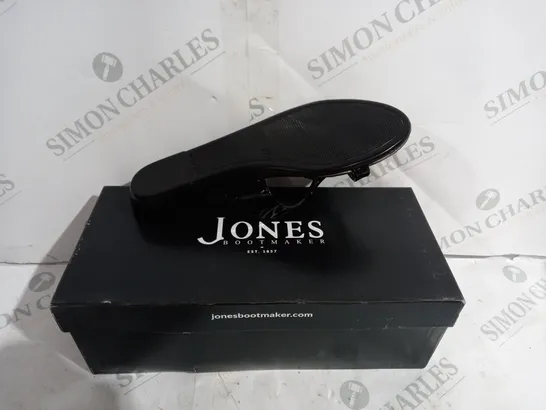 BOXED JONES KLEVINA1 BLACK SANDAL - UK 5 