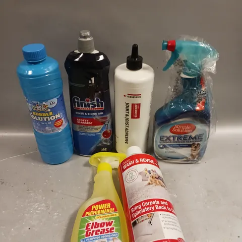 APPROXIMATELY 15 ASSORTED HOUSEHOLD PRODUCTS TO INCLUDE BUBBLE SOLUTION, ELBOW GREASE, CARPET CLEANER ETC - COLLECTION ONLY 