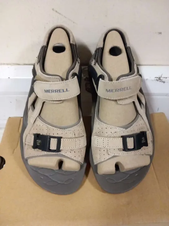 BOXED MERRELL KAHUNA III CLASSIC TAUPE SANDALS SIZE 5