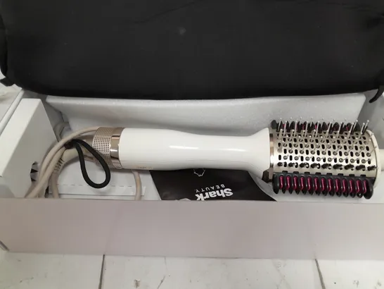 BOXED SHARK SMOOTHSTYLE HOT BRUSH & SMOOTHING COMB