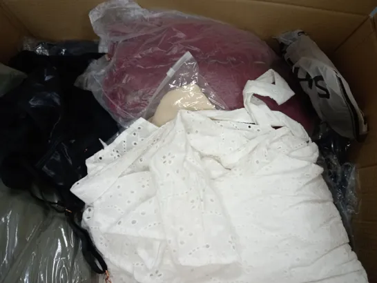 BOX OF APPROXIMATELY 25 ASSORTED CLOTHING ITEMS TO INCUDE - HOODIE , BAG , POLO SHIRT ETC