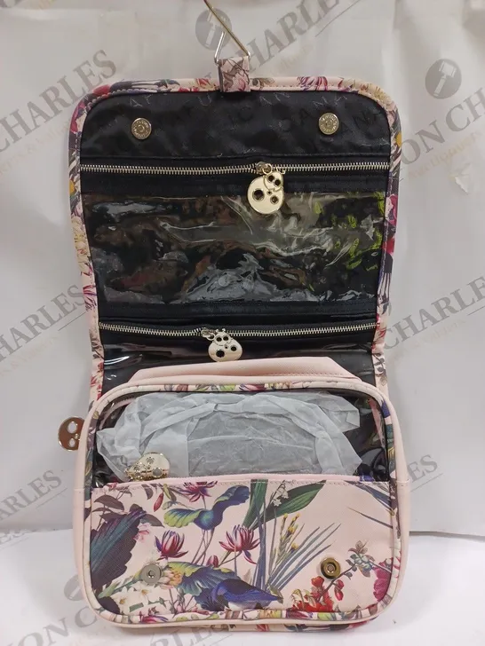 BOX OF APPROX 5 JOANA FULANA TROPIC FLORAL PREMIUM COLLECTION PINK STORAGE BAGS