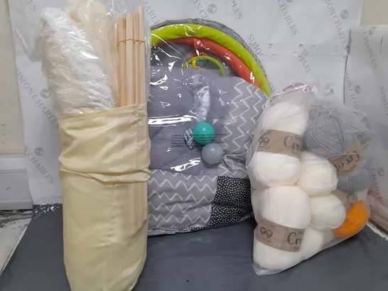 APPROXIMATELY 10 ASSORTED ITEMS TO INCLUDE BALLS OF WOOL, MINI TENT, POOL PLAY GYM, ETC - COLLECTION ONLY