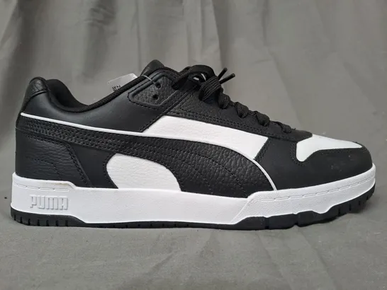 PAIR OF PUMA SHOES IN BLACK/WHITE UK SIZE 10