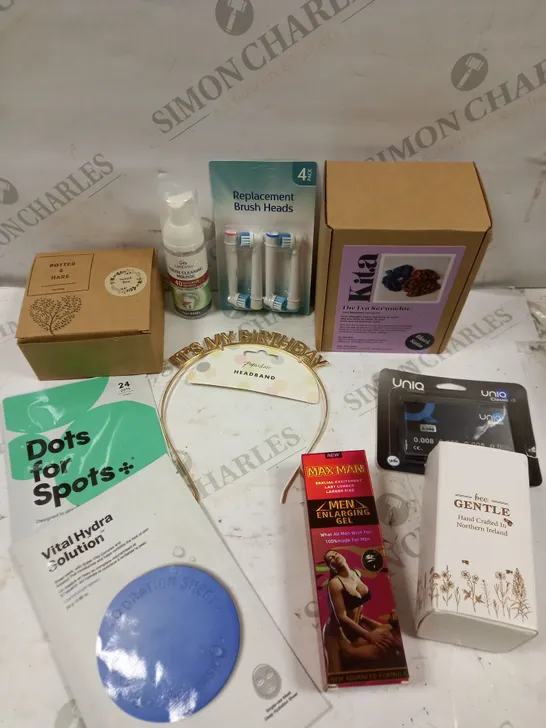 BOX OF APPROXIMATELY 20 ASSORTED HEALTH AND BEAUTY PRODUCTS TO INCLUDE BEE GENTLE HAND LOTION, TEETH CLEANING MOOSE, DR.JART SHEET MASK ETC