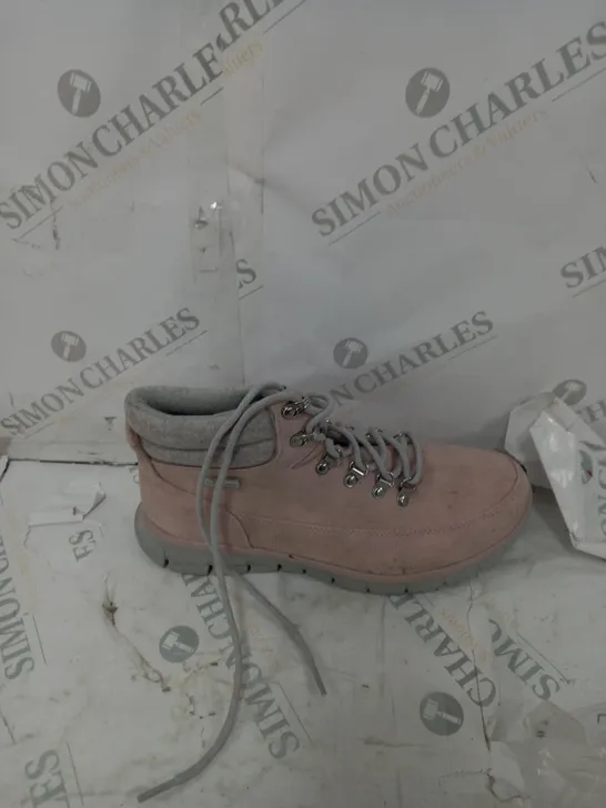 UNBOXED PAIR OF SKECHERS WARM BOOTS, BLUSH - SIZE 6.5